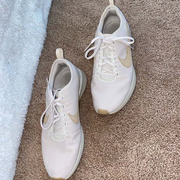 Cream/Tan Nike Sneakers - Picture 4 of 8